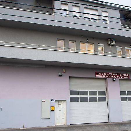 Jana Apartmani Белград Екстериор снимка